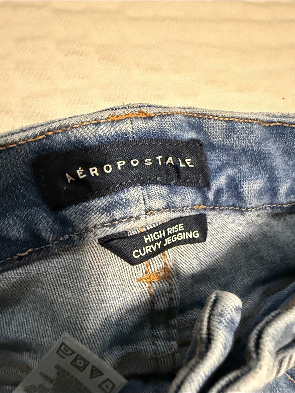 Aeropostale High-Rise Curvy Jegging - Light Blue Denim
